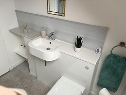 Captivating 2-bed Cottage in Kingsbarns