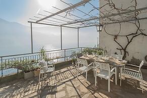 Giuliano s House - Amazing Lake View