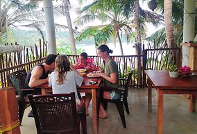 Surf Paradise Hotel