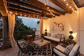 Panoramic Paradise 3BR Overlooking SMA