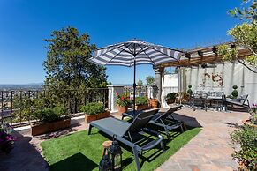 Panoramic Paradise 3BR Overlooking SMA