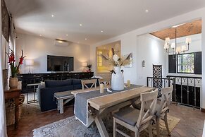 Panoramic Paradise 3BR Overlooking SMA