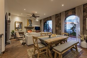 Panoramic Paradise 3BR Overlooking SMA