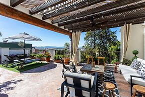 Panoramic Paradise 3BR Overlooking SMA