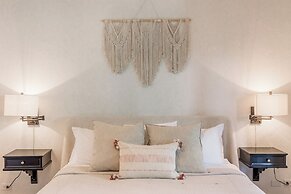 Panoramic Paradise 3BR Overlooking SMA