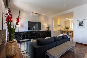 Panoramic Paradise 3BR Overlooking SMA