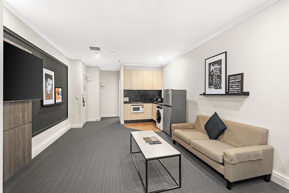 Melbourne City Suites