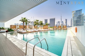 Modern Studio w Balcony in Business Bay