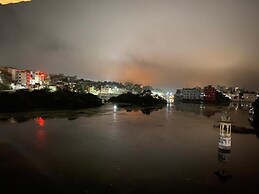 Natural Lake View Hotel