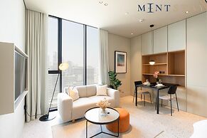 Convenient Studio w Burj Khalifa View