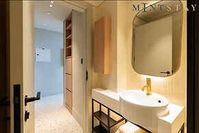 Convenient Studio w Burj Khalifa View