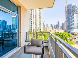 Modern DT Escape1BR with Upscale Comfort