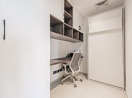 Modern DT Escape1BR with Upscale Comfort