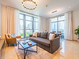Modern DT Escape1BR with Upscale Comfort