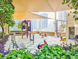 Modern DT Escape1BR with Upscale Comfort