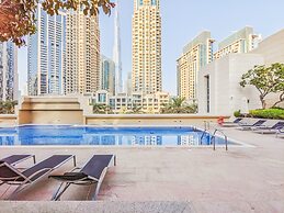 Modern DT Escape1BR with Upscale Comfort