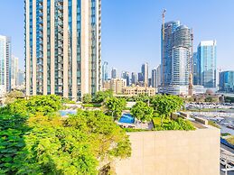 Modern DT Escape1BR with Upscale Comfort