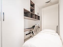 Modern DT Escape1BR with Upscale Comfort