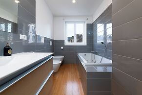 4-room apartment near Charles Square