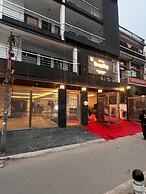 Hotel Grey Sky