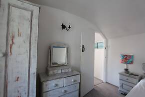Ginentonic Cottage