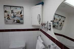 Ginentonic Cottage