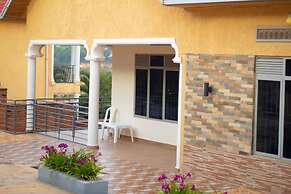 Inviting 6-bedrooms Apartment in Kigali