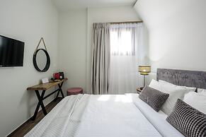 Arthur Suites