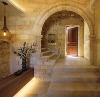 Arthur Suites