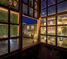 Arthur Suites
