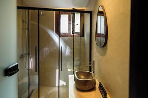 Arthur Suites
