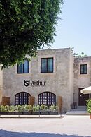 Arthur Suites