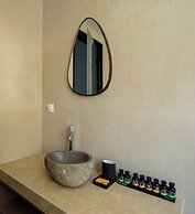 Arthur Suites