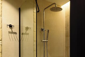 Arthur Suites