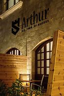 Arthur Suites