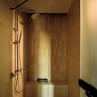 Arthur Suites