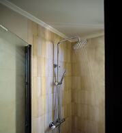Arthur Suites