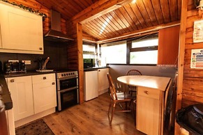 Cozy Mountain 2 Bed Log Cabin