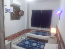Four Seasons Hostel