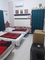 Four Seasons Hostel