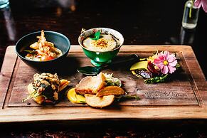 Twisted Lemon Restaurant & Boutique Inn