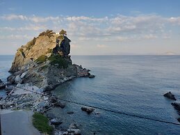 Maeiz Skopelos