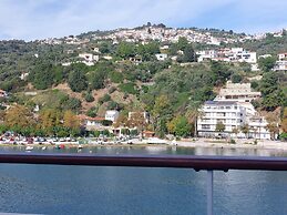 Maeiz Skopelos