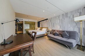 PESHT PREMIER HOTEL