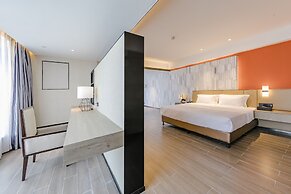 PESHT PREMIER HOTEL