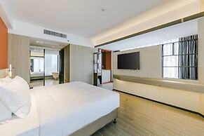 PESHT PREMIER HOTEL