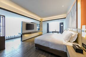 PESHT PREMIER HOTEL