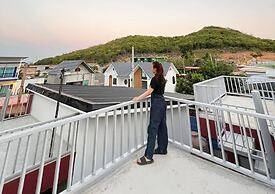 Samanta By The Hill