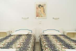 Anna's Studios & Apartments