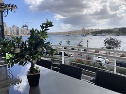 Luxury SeaFront Sliema with Valletta view